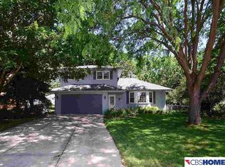 13956 Poppleton Cir, Omaha, NE 68144