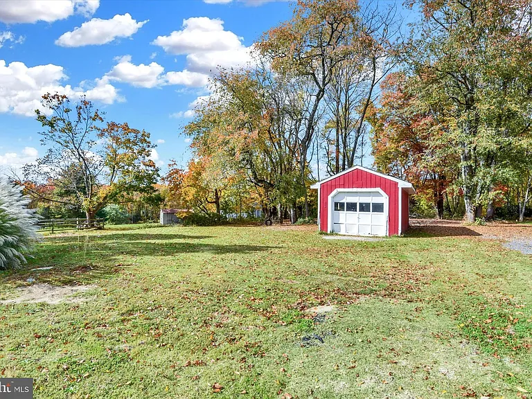 2738 Bird View Rd — Photo 23