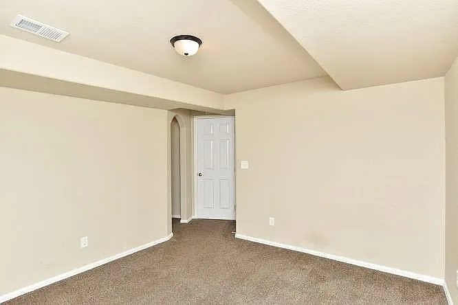 1550 Haymarket St — Photo 11