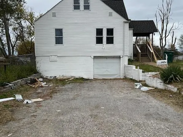 145 Blue Water Ln, Cahokia, IL 62206