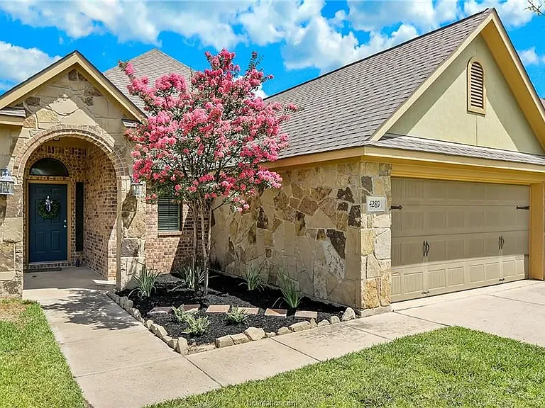 4289 Hollow Stone Dr — Photo 2