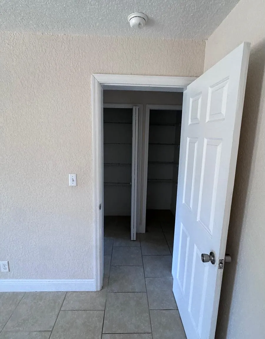 2 bed, $1,600 — Photo 4