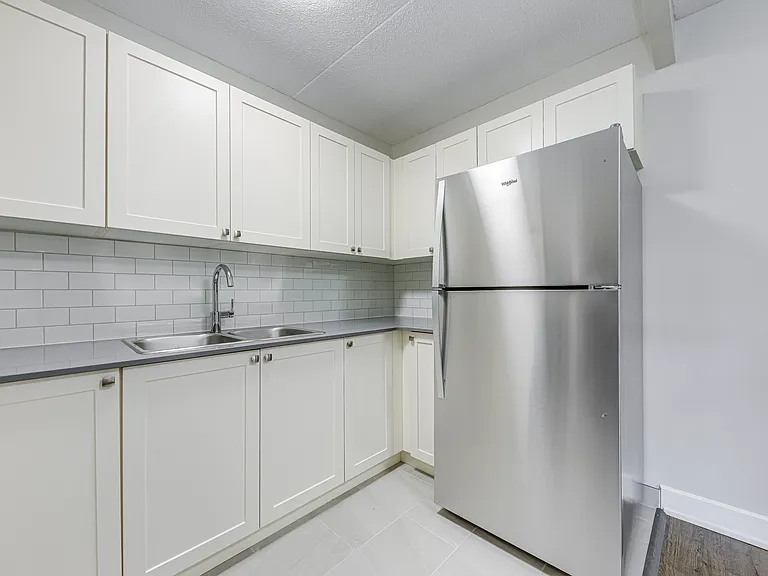 364 Waterloo Ave — Photo 7