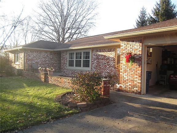 3rd image of 832 Gettysburg Ct