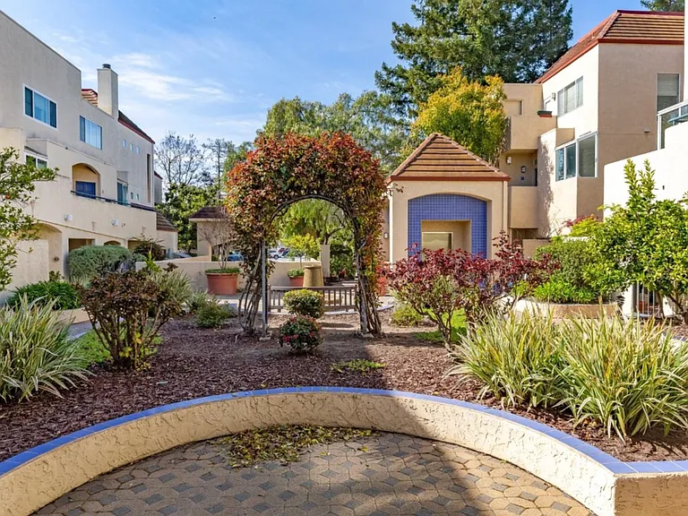 2563 Park Blvd #P100 — Photo 2