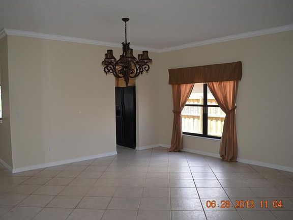 3rd image of 873 Oak Chase Dr