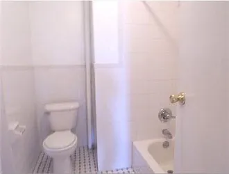 Rented by R New York