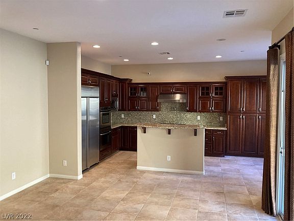 4th image of 6 Villa Marsala Ct