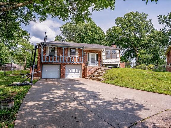 2nd image of 804 NW Arlington Pl