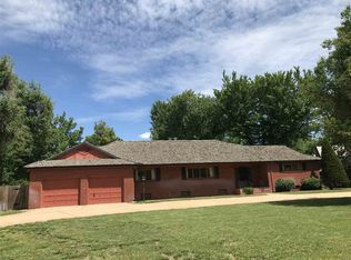 2006 La Mesa Dr, Dodge City, KS 67801