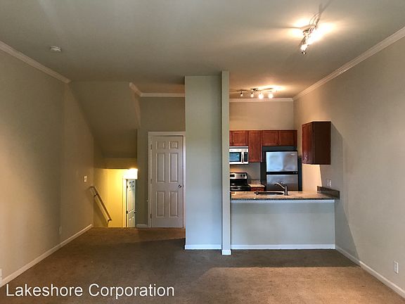 4th image of 11318 NE 67th St #11076163