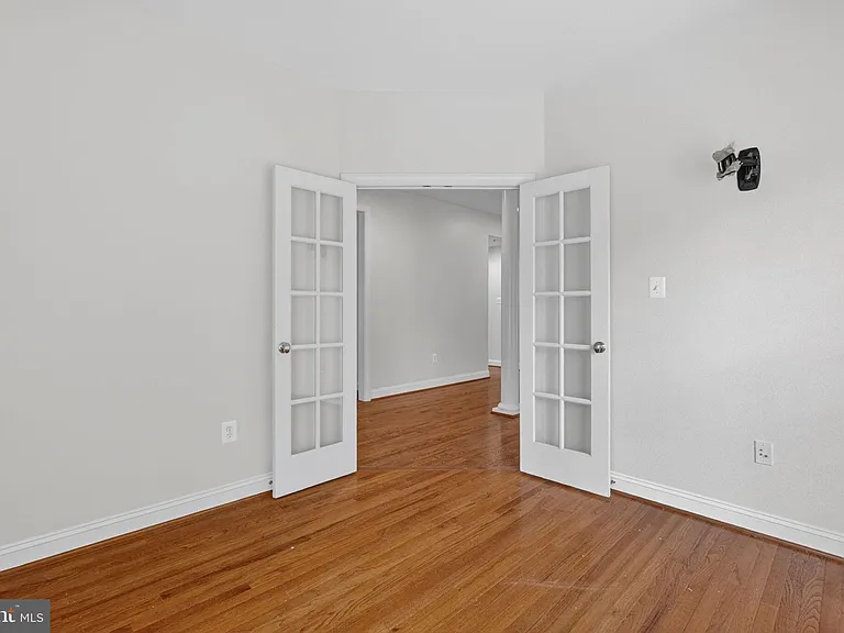 15806 Copper Beech Dr — Photo 28