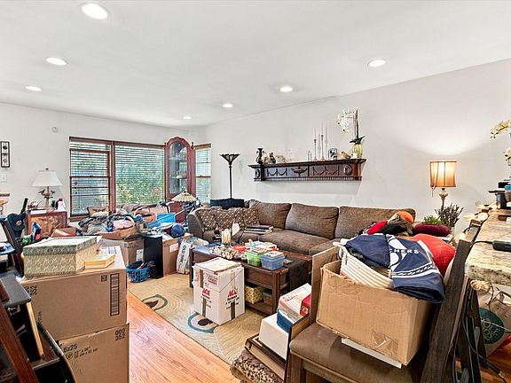 5th image of 6105 N Lowell Ave
