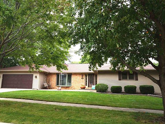 2nd image of 1001 Cherry Dr