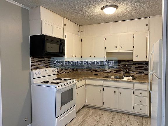 2nd image of 8605 Corrington Ave