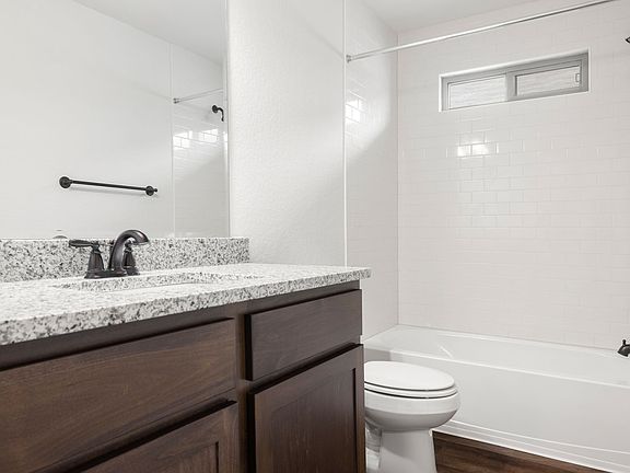 2nd image of 2307 W Lynwood Bnd #2