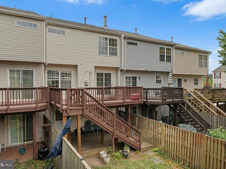 706 Vanderbilt Ter SE — Photo 32