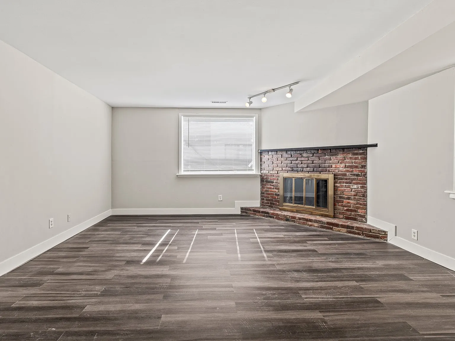 220 South St — Photo 1