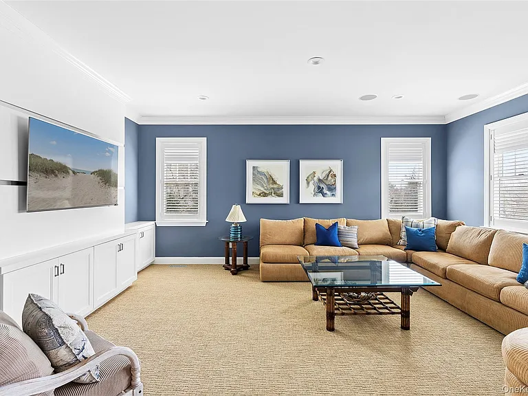 176 Beach Ln — Photo 10