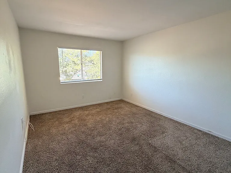 715 B St #12 — Photo 3