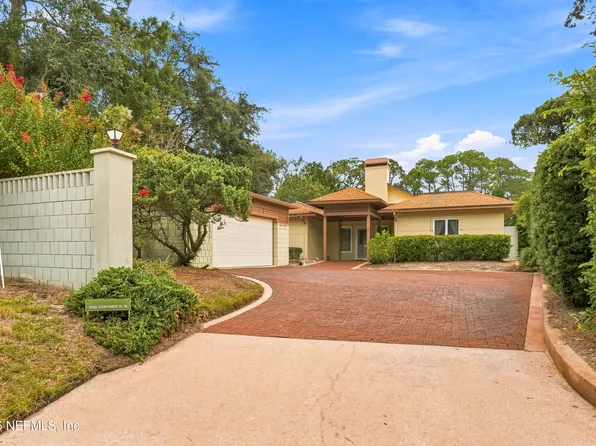 10105 COURTYARDS Place W, Jacksonville, FL 32256