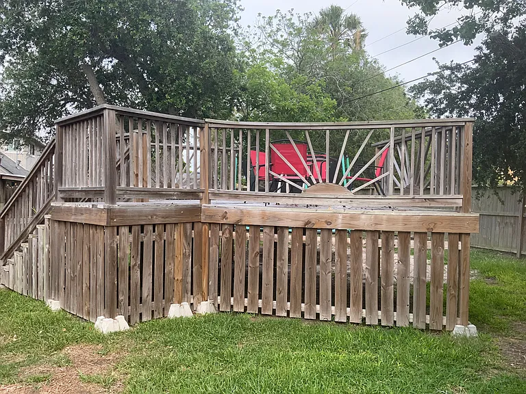 114 Carmel Dr — Photo 6