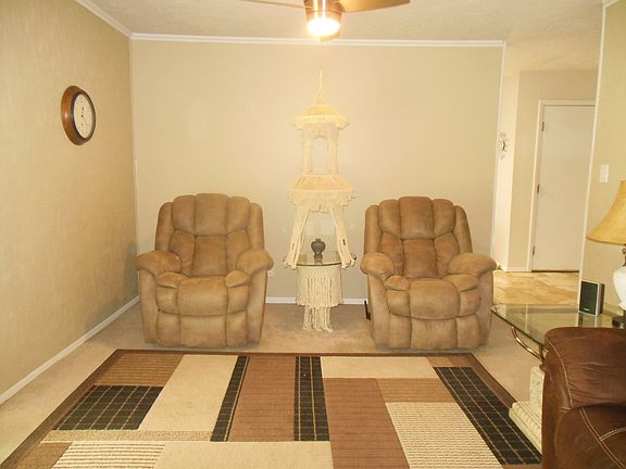 3rd image of 4013 E Douglas St