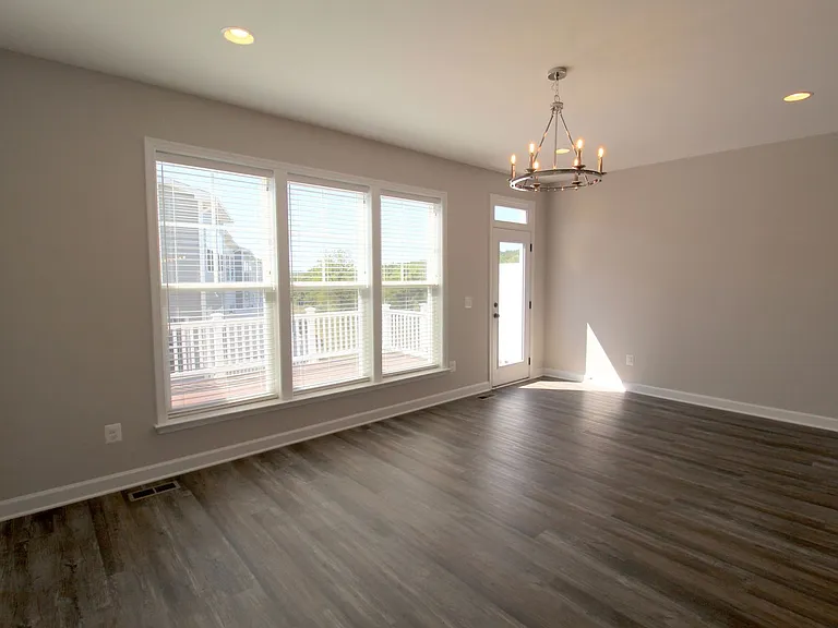 3398 Monterey Dr — Photo 10