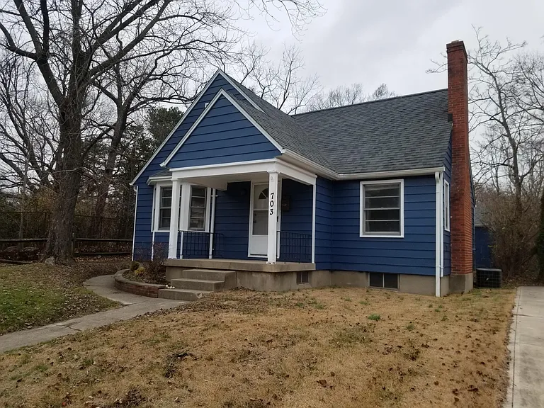 703 E Stewart St — Photo 21