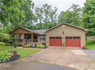 89 Snapdragon Ln, Waynesville, NC 28785