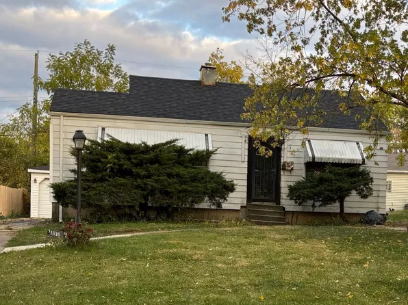 1010 Helen Ave, Joliet, IL 60433