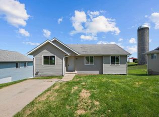 210 N Adams St, Andrew, IA 52030