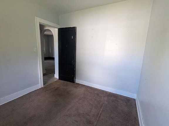 5th image of 1527 Robertson Ave