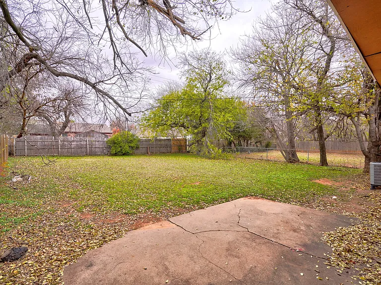 2845 Cambridge Ct — Photo 39
