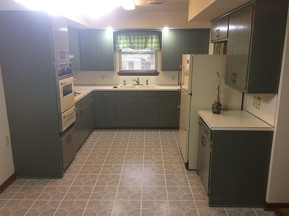 5th image of 3229 Dwelle Dr