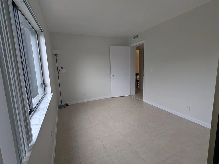 2191 White Pine Cir #D — Photo 21