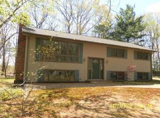 20 Stone School Rd, Sutton, MA 01590