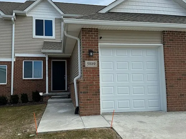 5889 Woodruff View Dr, Brighton, MI 48116