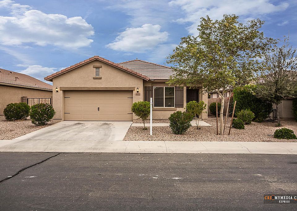 2nd image of 42472 W Arvada Ln