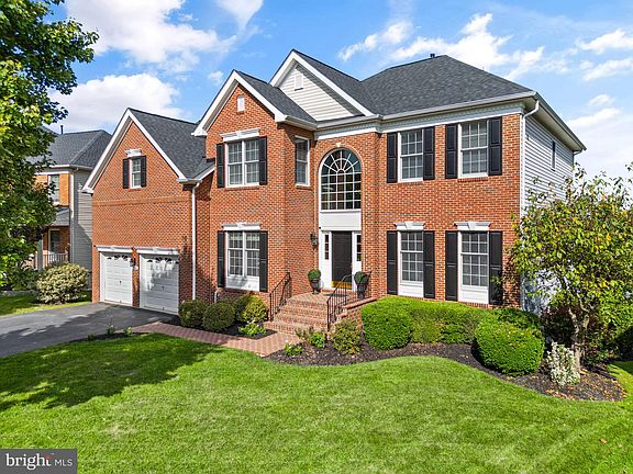 4th image of 43882 Camellia St