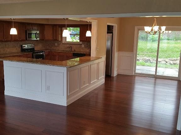 2nd image of 1405 Diana Dr