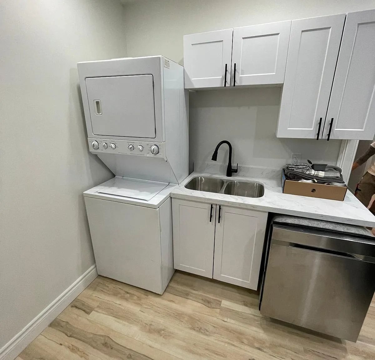 1 bed, 400 sqft, $1,600 — Photo 2