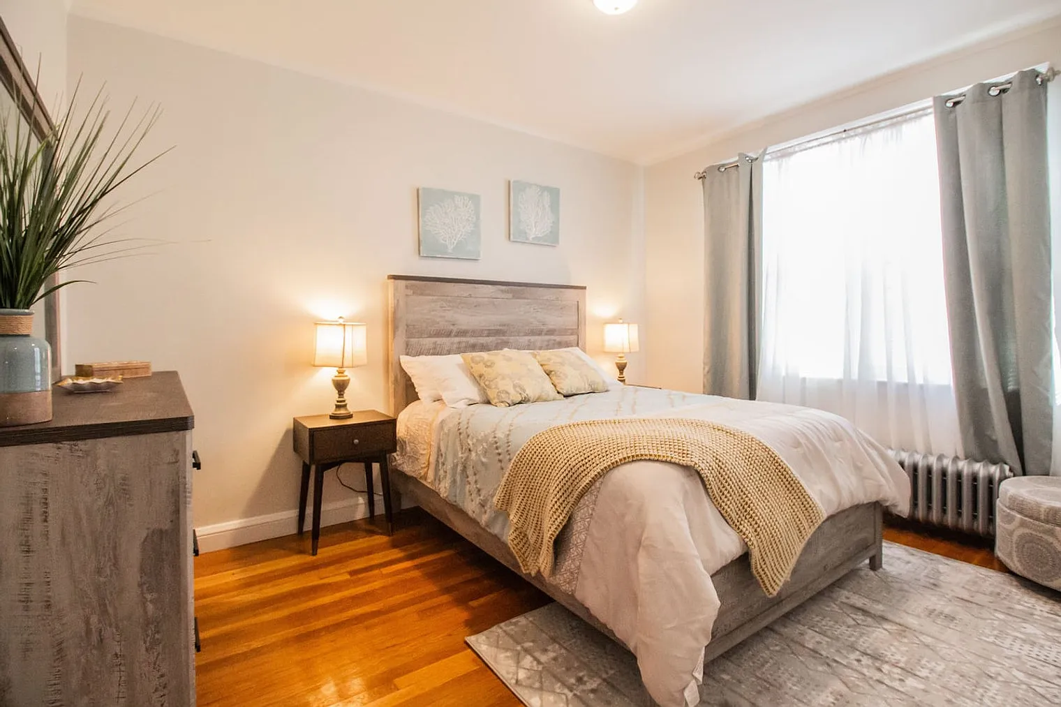 2 bed, 1.0 bath, 635 sqft, $7,318 — Photo 2