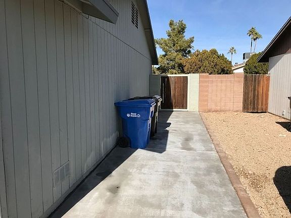 3rd image of 3108 W Grovers Ave