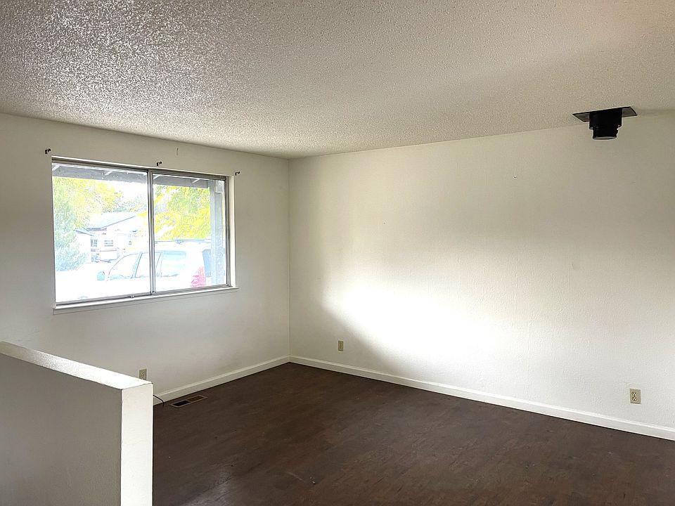 2nd image of 3815 Petrel Ct