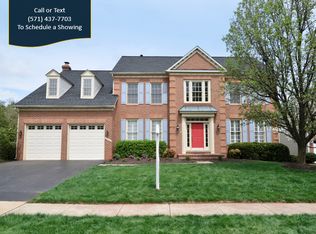 12906 Hedgetop Dr, Herndon, VA 20171