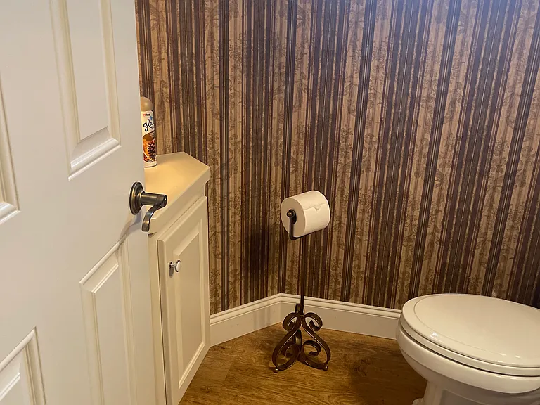 Arrowhead Dr — Photo 23