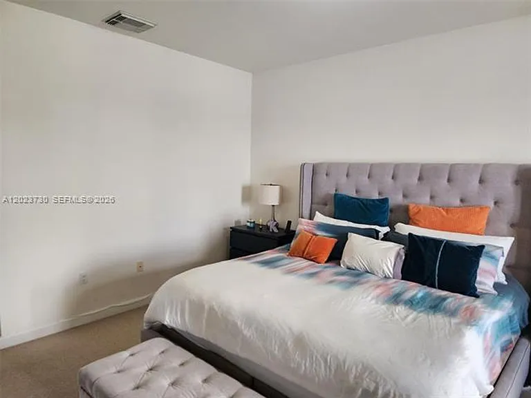 7510 NW 107th Pl — Photo 7
