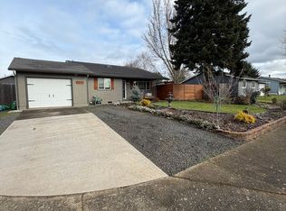 855 Sugarberry Ln, Lebanon, OR 97355