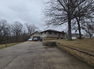 925 Nieman Rd, Holts Summit, MO 65043